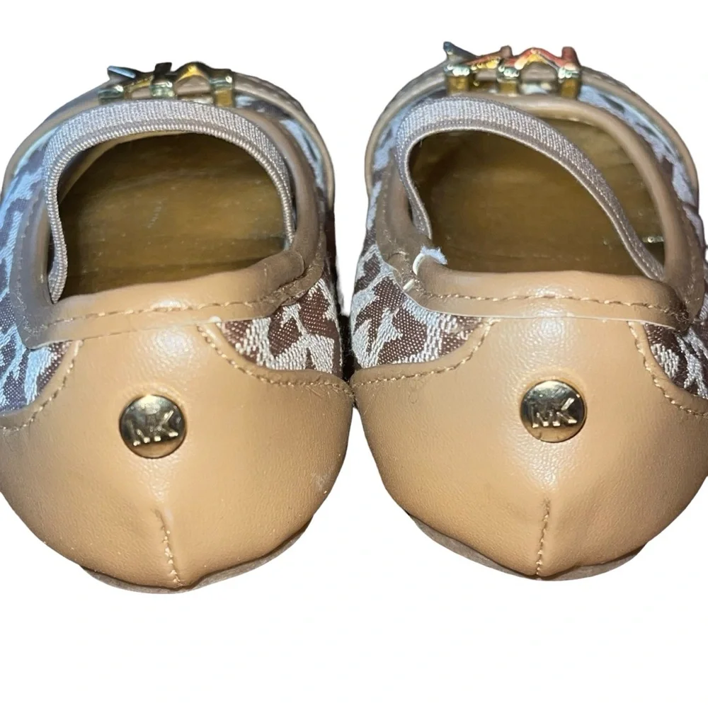 Michael Kors Infant Ballet Slip On Shoes Size 5 Elastic Strap Tan Beige MK Logo
